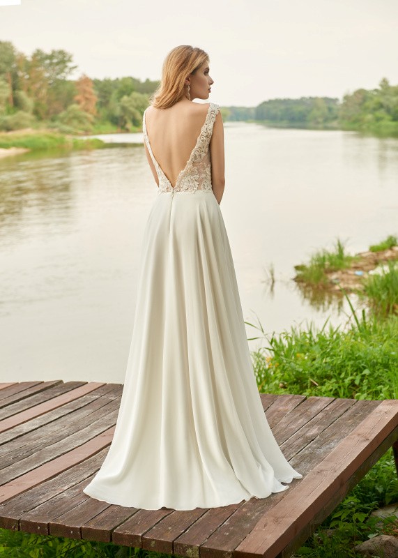 Amalia tył suknia ślubna 2019 Relevance Bridal kolekcja DFM