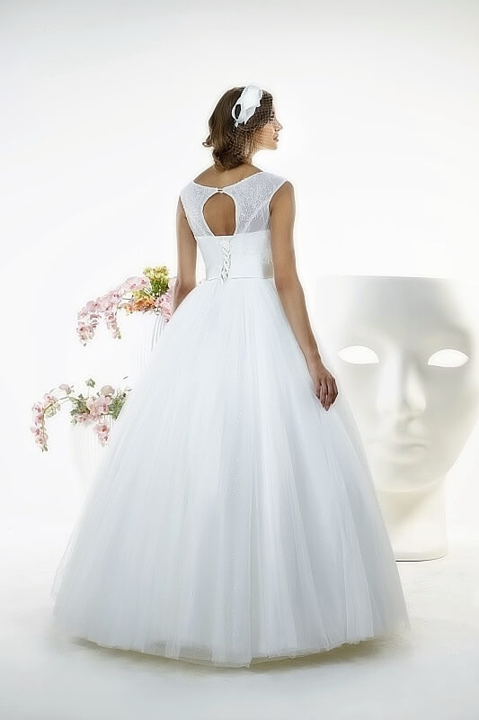 Belinda tył sukienka ślubna z kolekcji White Butterfly Relevance Bridal