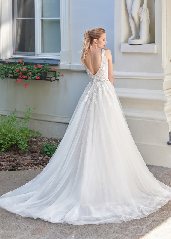 Camilla tył - Moonlight - Kolekcja sukien ślubnych na rok 2020 - Relevance Bridal