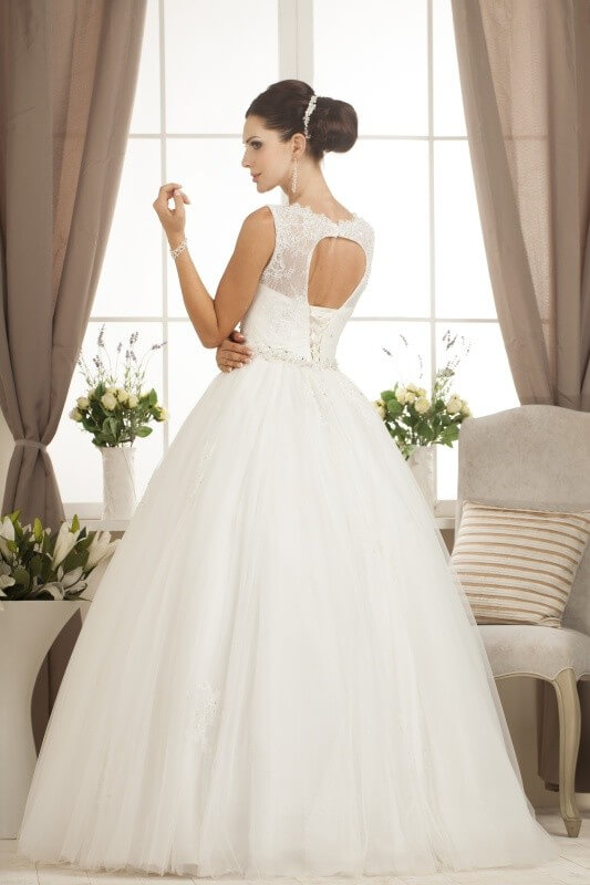 Capri tył suknia ślubna Relevance Bridal 2015