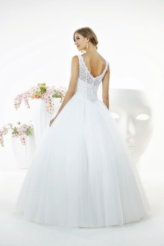 Evelyn tył sukienka ślubna z kolekcji White Butterfly Relevance Bridal