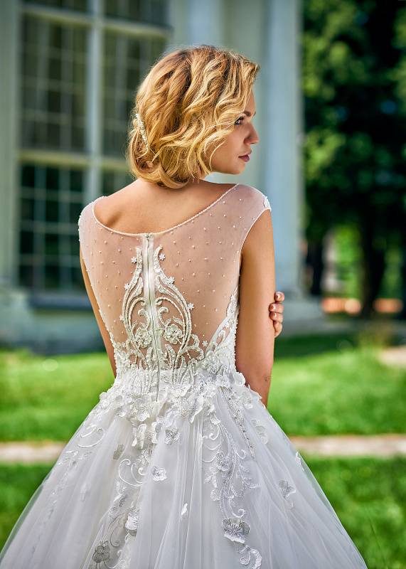  Flower tył suknia ślubna Relevance Bridal 2018