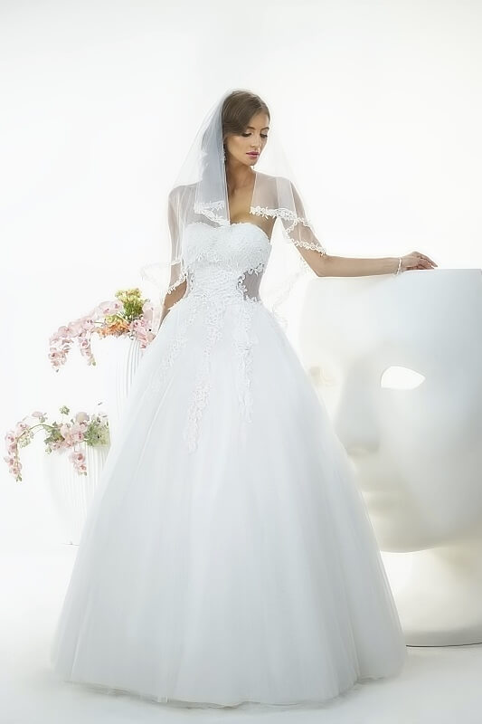 Penelope sukienka ślubna z kolekcji White Butterfly Relevance Bridal