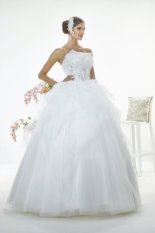 Samba sukienka ślubna z kolekcji White Butterfly Relevance Bridal