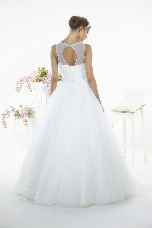 Sara tył sukienka ślubna z kolekcji White Butterfly Relevance Bridal