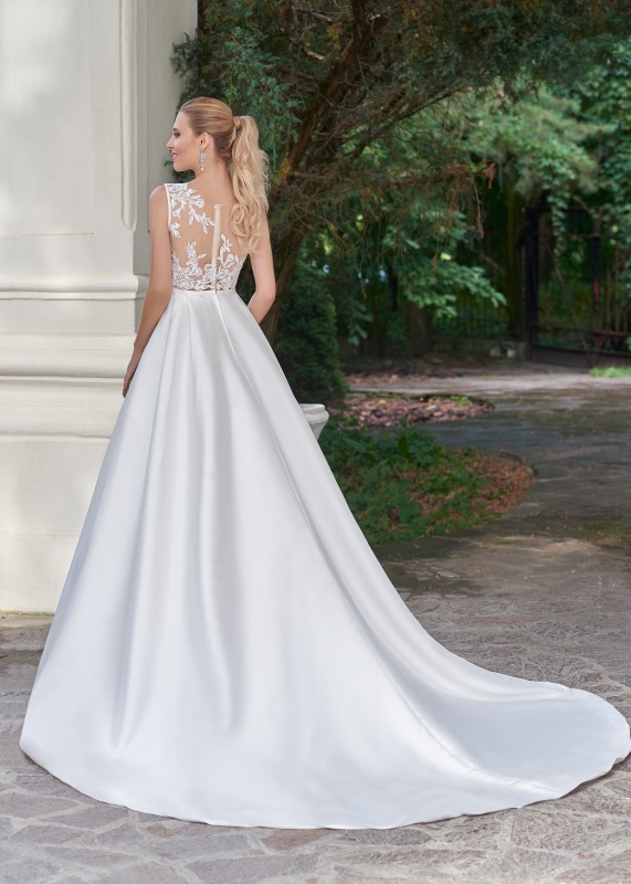 Saturnine tył - Moonlight - Kolekcja sukien ślubnych na rok 2020 - Relevance Bridal