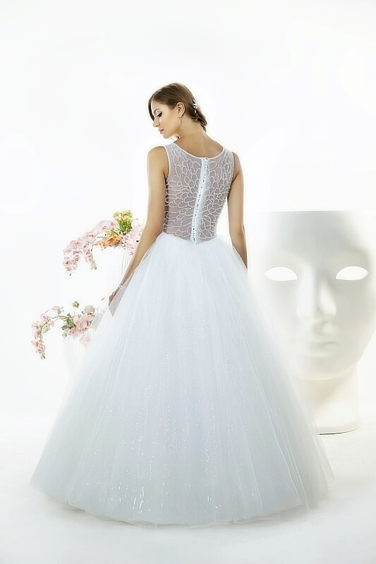Stella tył sukienka ślubna z kolekcji White Butterfly Relevance Bridal