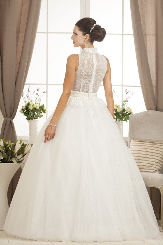 Sussane tył suknia ślubna Relevance Bridal 2015